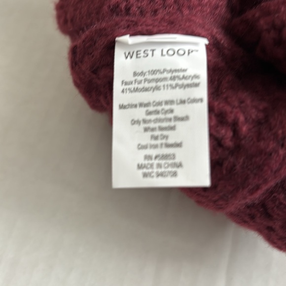 WEST LOOP BURGUNDY POM HAT - Picture 5 of 8